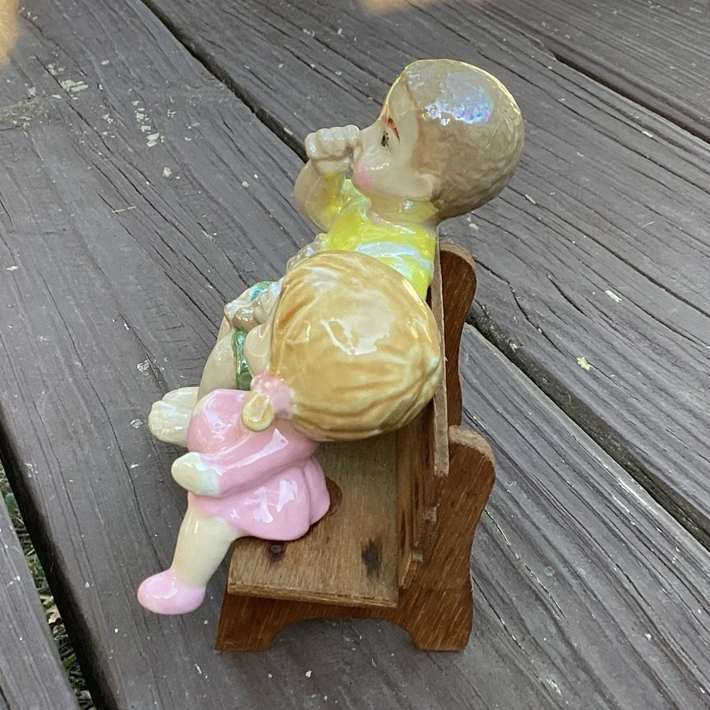 N/A type figurine